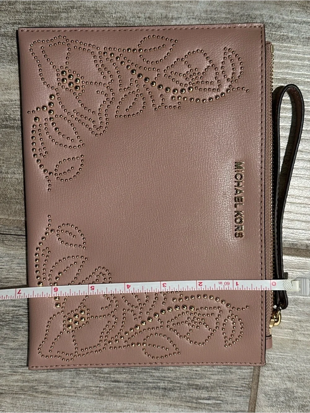 Michael Kors Dusty Rose Studded Leather Clutch⚜️